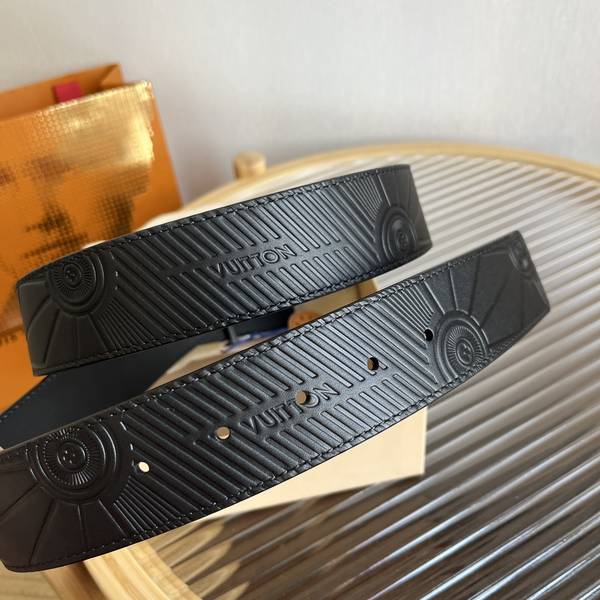 Louis Vuitton 40MM Belt LVB00317